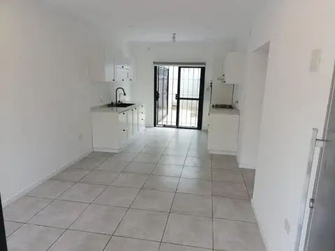 CASA EN VENTA CENTRO DE LUJAN CALLE ALVEAR 500