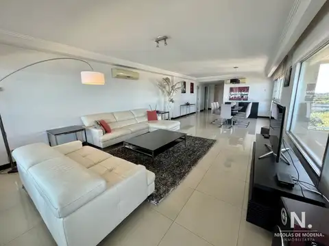 Departamento en Alquiler Temporal en Playa Brava, USD 28.000