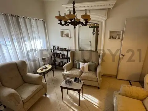 Casa 6 ambientes con 1 baño