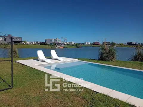 Casa 5 ambientes con 3 baños