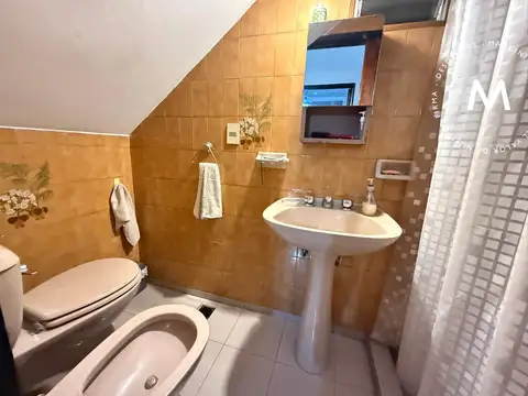 Casa en Venta con 4 cocheras