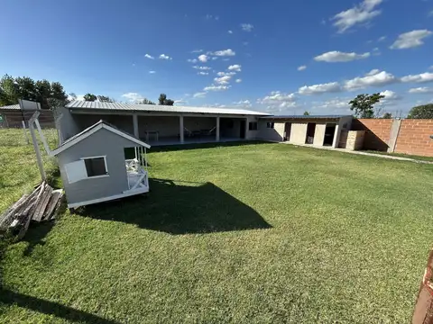 Casa Quinta en Venta, 2 Dormitorios, en Francisco Alvarez, Moreno, GBA Oeste