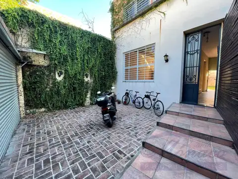 Casa 5 ambientes con 3 baños