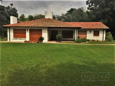 Impecable casa en venta reciclada a nuevo en cul de sac en Highland Park.
