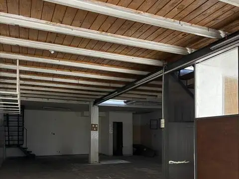 Oficina 5 ambientes con 2 baños