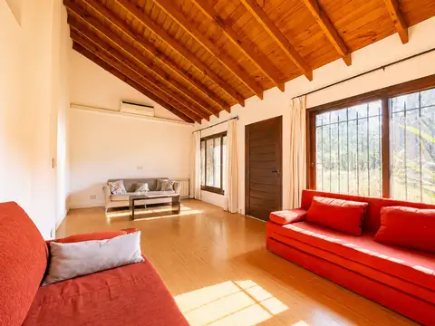 Casa en Venta con 6 cocheras