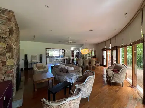 Casa 5 ambientes con 2 baños