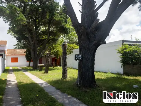 Casa con parque de pinos - C417