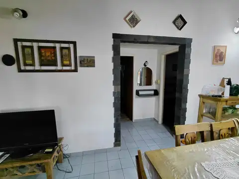 Casa 3 ambientes con 1 baño
