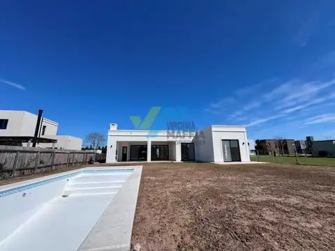 Casa en Venta con 1 cochera