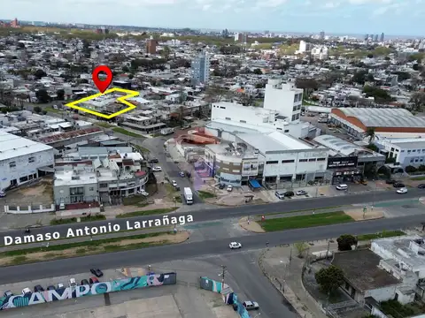 VENTA - LOCAL INDUSTRIAL - PROXIMO MERCADO MODELO