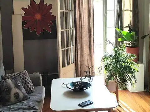 Larrea 500 4to. * ** Fte.  Depto. 4 amb. c/   balcon. .toilette   Sup. 100m2 . aprox. Por m2.  1070