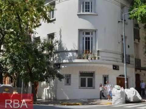 Espectacular Casa estilo Frances de mucha categoria 8 ambientes con cochera