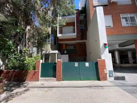 EXCELENTE UBICACION Y FACILIDAD PARA MANIOBRAR