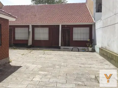 Casa en venta - 2 Dormitorios 1 Baño - Cochera - 50Mts2 - Mar del Tuyú