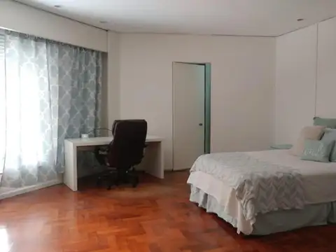 CASA 5 AMBIENTES EN ALQUILER EN MARTÍNEZ