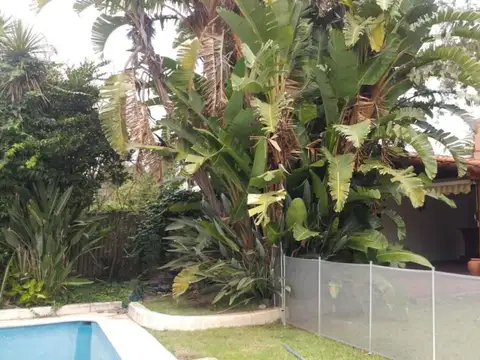 CASA 5 AMBIENTES EN ALQUILER EN MARTÍNEZ
