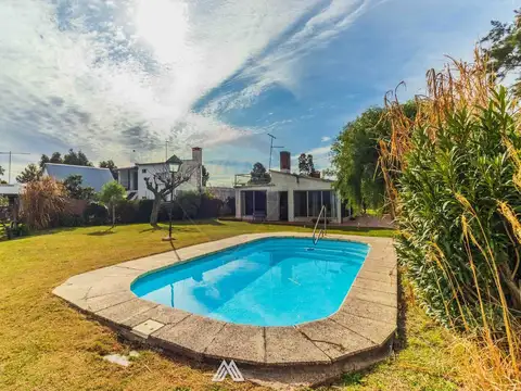 VENTA CASA CON PISCINA EN BALNEARIO KIYÚ