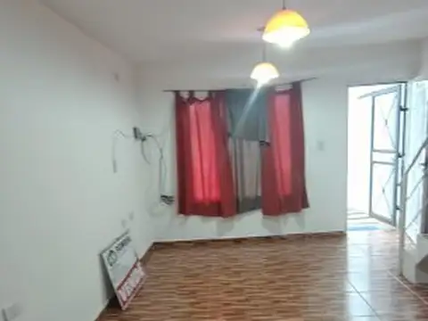 Almafuerte entre Martín de Loyola y Esteban adaro , Piso 1