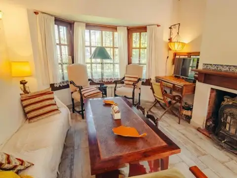 Casa 5 ambientes con 2 baños