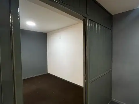 Permuta / Venta oficina de 68 m2 y doble altura en San Martin y Urquiza. Zona Centro