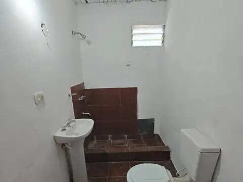 Departamento en  Planta alta en alquiler en G. Catan