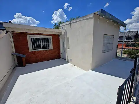 Departamento en  Planta alta en alquiler en G. Catan