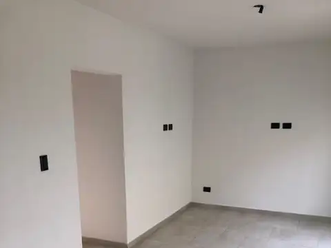 DEPARTAMENTO 2 AMB – 1° AL CONTRAFRENTE – TERRAZA COMPARTIDA - CON RENTA
