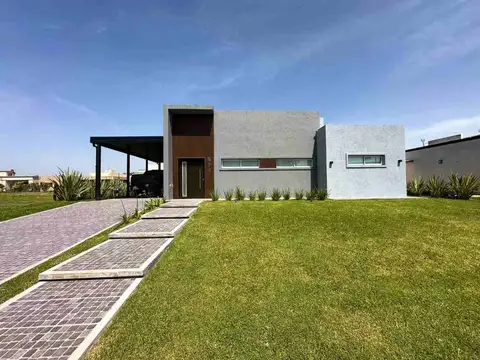 CASA 4 AMBIENTES EN VENTA EN HORIZONTES AL SUR