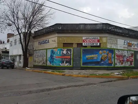 Terreno o Casa a Reciclar en Barrio Ludueña