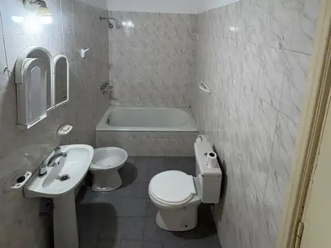 Depto Tipo Casa en Venta 50 años
