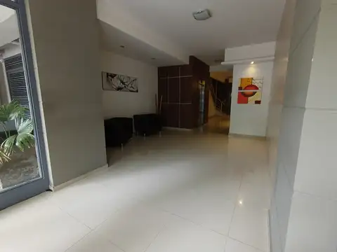 3 amb muy luminoso + cochera fija cubierta -Piso 9 al frente