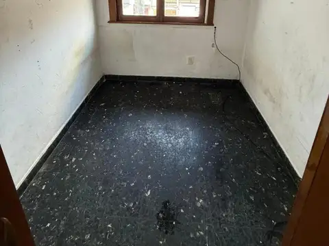 Casa en alquiler - 3 Dormitorios 1 Baño - Avellaneda