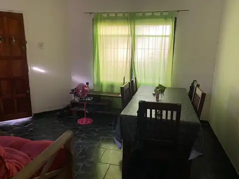 Casa 2 ambientes con 1 baño