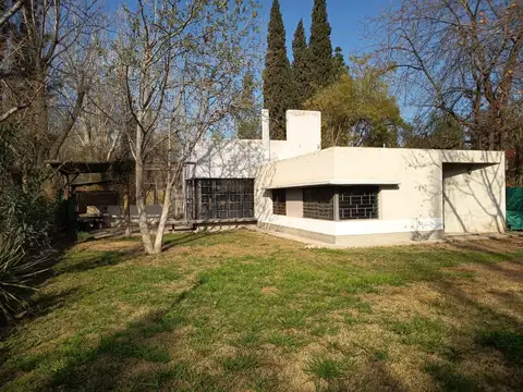 Alquiler Casa en Bermejo con Amplio Jardín
