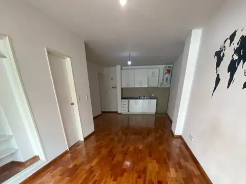 Hermoso y amplio departamento en Abasto