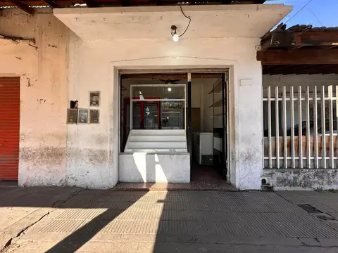 Casa 2 ambientes con 1 baño
