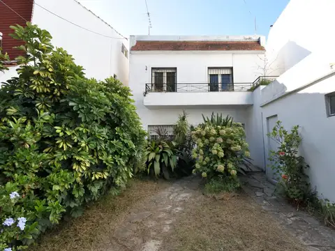 Terreno a 5 c/ Av. Maipú, Ideal EMPRENDIMIENTO DE BAJA INVERSION   3 viviendas c/2 cocheras