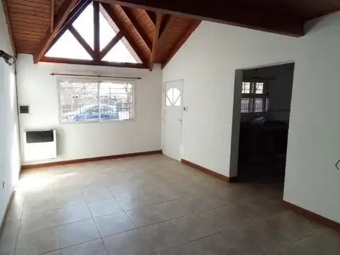Casa 3 ambientes con 2 baños