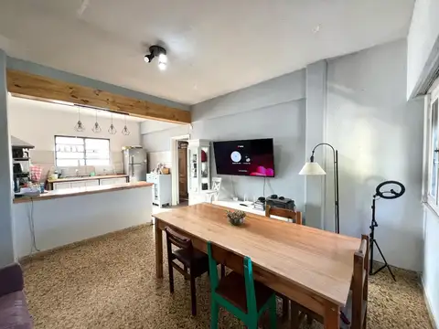 Casa 6 ambientes en venta con cocheras en Olivos