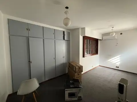 CHALET 3 AMB. JARDÍN, PILETA, PARRILLA - 4 CUADRAS AV. MAIPÚ