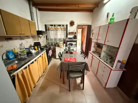 Casa 2 ambientes con 1 baño