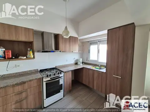 Casa en Alquiler con 1 cochera