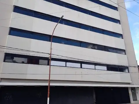 COCHERA EN PRIVILEGIADA UBICACION