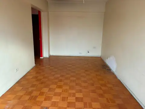 Departamento en Venta en Parque Chacabuco, USD 99.000