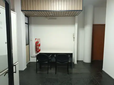 Oficina 3 ambientes con 1 baño