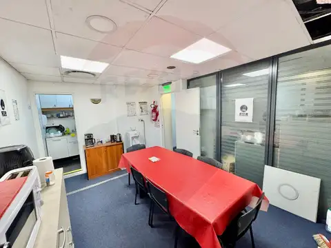 Oficina en Alquiler con 3 cocheras