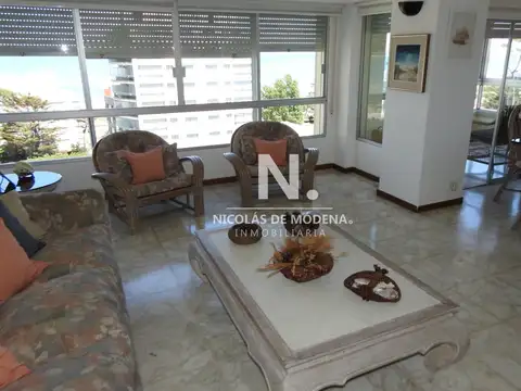 Departamento 4 ambientes con 2 baños