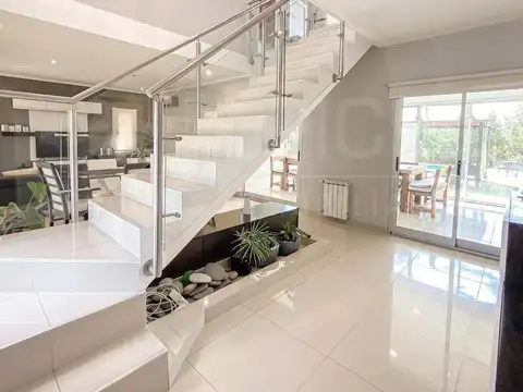 Casa en Venta en Los Naranjos, USD 360.000