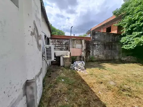 Casa en Alquiler con 2 cocheras